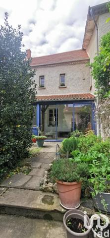 Maison 3 pièces de 84 m² à Charroux (03140)