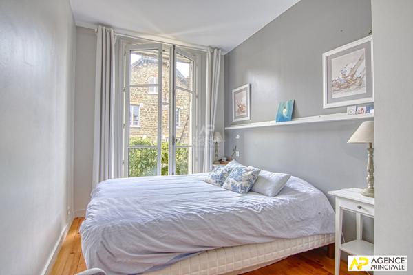 "Le Chesnay Plateau Saint Antoine" Exceptionnel ! Superbe appartement de 115m² en rez de jardin avec terrasse !

Loyer €3 200/mois charges comprises **

- Ref : 24226