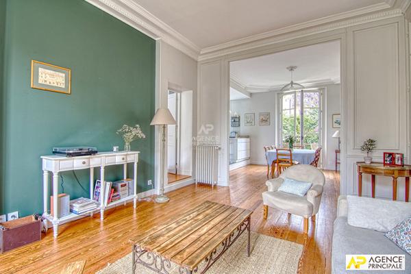 "Le Chesnay Plateau Saint Antoine" Exceptionnel ! Superbe appartement de 115m² en rez de jardin avec terrasse !

Loyer €3 200/mois charges comprises **

- Ref : 24226