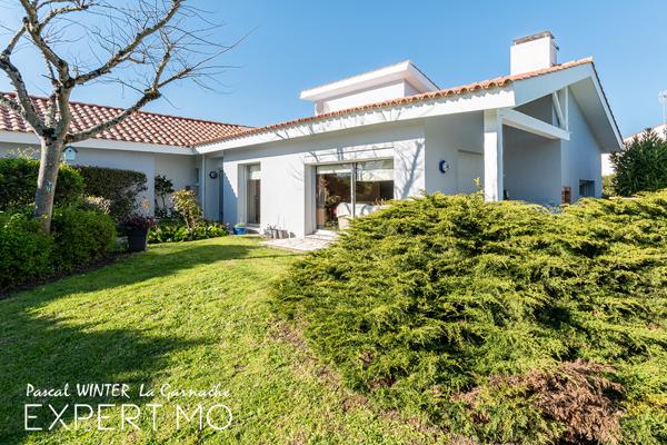 Soullans (85300) Magnifique maison d'architecte de 185m², 4 chambres et piscine + 2è maison 50m²