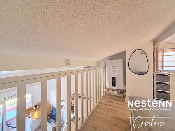 VUE MER - Appartement rénové dernier étage en excellent état avec terrasse, stationnement et piscine