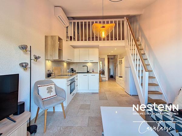 VUE MER - Appartement rénové dernier étage en excellent état avec terrasse, stationnement et piscine