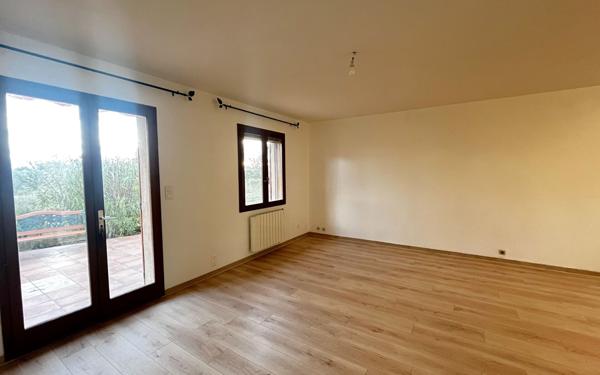 Maison à louer    4 pièces •  Volx