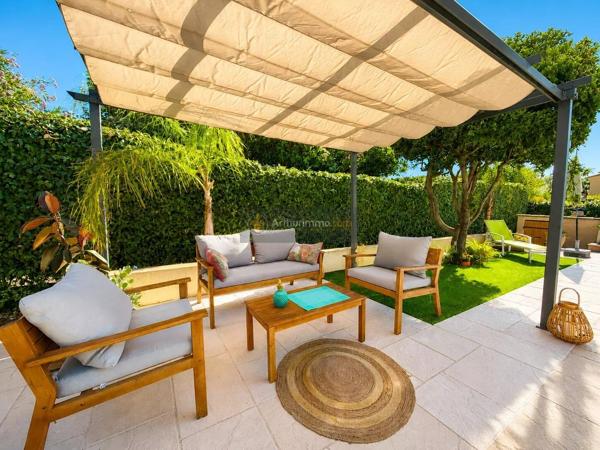 Vente                                                      Villa
                        
                     4 pièces                      92 m2                     à Saint-Raphaël
