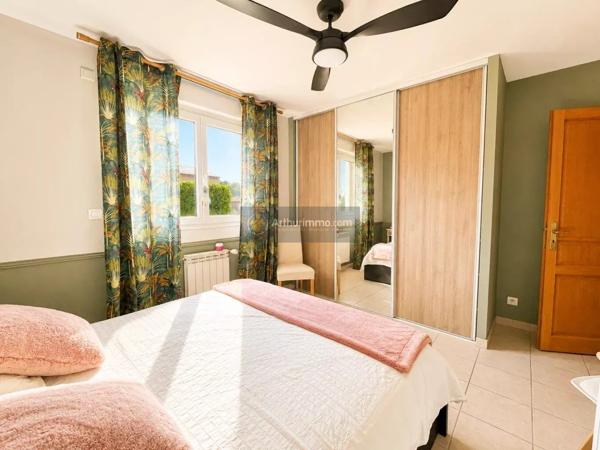 Vente                                                      Villa
                        
                     4 pièces                      92 m2                     à Saint-Raphaël