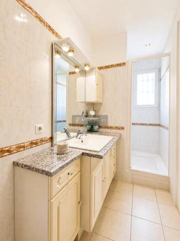 Vente                                                      Villa
                        
                     4 pièces                      92 m2                     à Saint-Raphaël