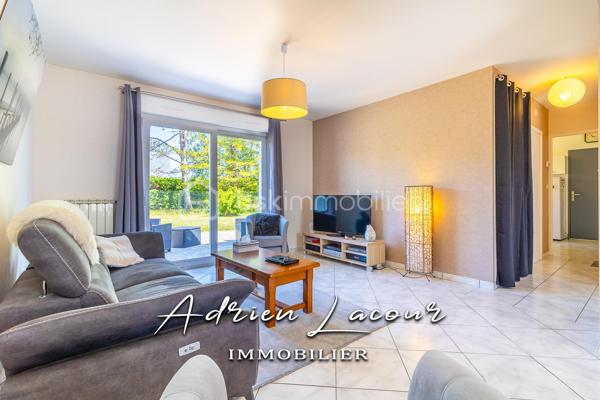 PRUNIERS-EN-SOLOGNE (41200) - BELLE MAISON FAMILIALE. Venez découvrir cette jolie maison de 1995 située au centre du village et de toutes ses commodités, vous profiterez au rez-de-chaussée d'un salon/séjour, d'une cuisine aménagée indépendante, d'une chambre, d'une salle de bain avec baignoire et douche ainsi qu'un wc indépendant. L'étage se compose de 3 chambres dont une de 19 m² et d'une salle d'eau avec wc. Garage accolé de plus de 28 m², accessible depuis la cuisine, avec une chambre d'amis à l'étage ainsi qu'une douche et wc. L'ensemble sur un terrain de plus de 1300 m² avec un double garage de plus de 50 m² (à terminer) et un puits habillé de sa très belle tourelle.
Chauffage central au gaz de ville, terrasse, jardin, garage…
A découvrir rapidement, idéale pour toute la famille!

Pour visiter et vous accompagner dans votre projet n'hésitez pas à me contacter, ADRIEN LACOUR.
- ESTIMATION GRATUITE DE VOTRE BIEN -