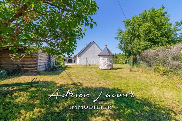PRUNIERS-EN-SOLOGNE (41200) - BELLE MAISON FAMILIALE. Venez découvrir cette jolie maison de 1995 située au centre du village et de toutes ses commodités, vous profiterez au rez-de-chaussée d'un salon/séjour, d'une cuisine aménagée indépendante, d'une chambre, d'une salle de bain avec baignoire et douche ainsi qu'un wc indépendant. L'étage se compose de 3 chambres dont une de 19 m² et d'une salle d'eau avec wc. Garage accolé de plus de 28 m², accessible depuis la cuisine, avec une chambre d'amis à l'étage ainsi qu'une douche et wc. L'ensemble sur un terrain de plus de 1300 m² avec un double garage de plus de 50 m² (à terminer) et un puits habillé de sa très belle tourelle.
Chauffage central au gaz de ville, terrasse, jardin, garage…
A découvrir rapidement, idéale pour toute la famille!

Pour visiter et vous accompagner dans votre projet n'hésitez pas à me contacter, ADRIEN LACOUR.
- ESTIMATION GRATUITE DE VOTRE BIEN -