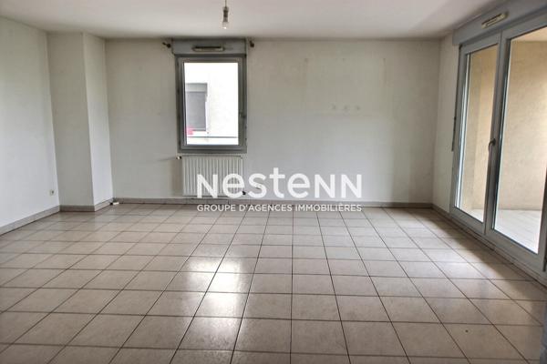 VENISSIEUX - SECTEUR PLATEAU - LIMITE CENTRE VILLE- 70M² - BALCON - ÉCOLES - COLLÈGES - COMMERCES - TRAMWAY - BUS - COMPLEXES SPORTIFS - CINEMA