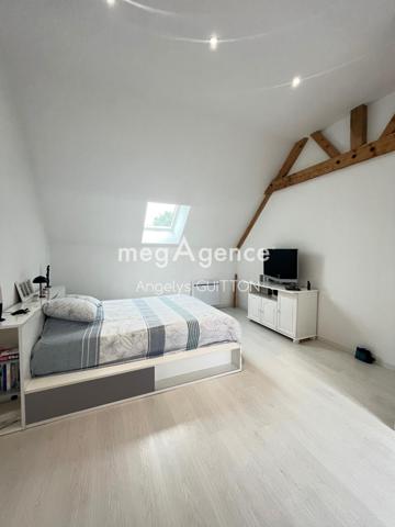 Maison à Beaumont-sur-Sarthe, 72170 - 5 pièces 160m²
