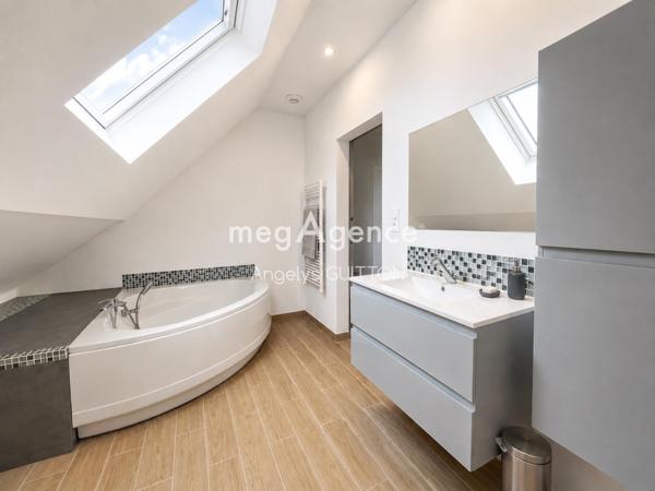 Maison à Beaumont-sur-Sarthe, 72170 - 5 pièces 160m²