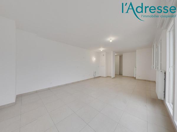 Appartement 3 pièce avec terrasse et parking en sous-sol