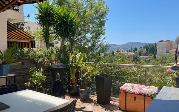 Appartement à vendre    3 pièces • 60 m2 Hyères