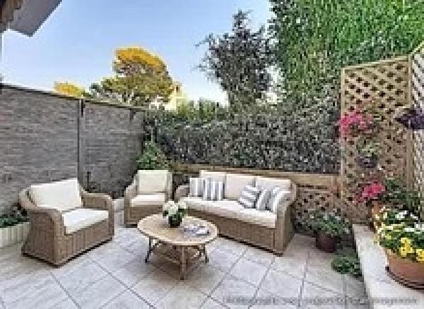 SAINT-AYGULF – RÉSIDENCE LE GRAND PARC – 3 PIÈCES D’EXCEPTION EN REZ-DE-JARDIN + GARAGE 40 M²