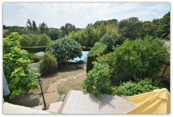 Maison de village avec jardin, piscine et garage — Cœur du Gers