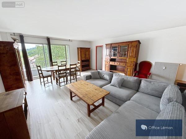 Appartement à louer à Divonne-les-Bains dans l'Ain (01220), ref : 01047-L171