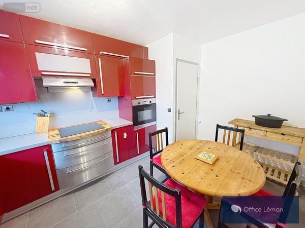 Appartement à louer à Divonne-les-Bains dans l'Ain (01220), ref : 01047-L171