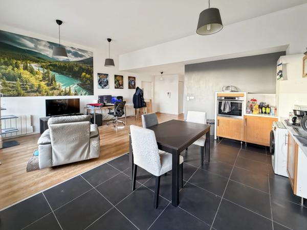 Franqueville Saint Pierre Appartement dernier étage T3 70m2 Terrasse 18 m2 sud