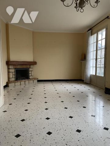 CHALONS, Quartier Madagascar. Maison de 6 pièces A RENOVER.