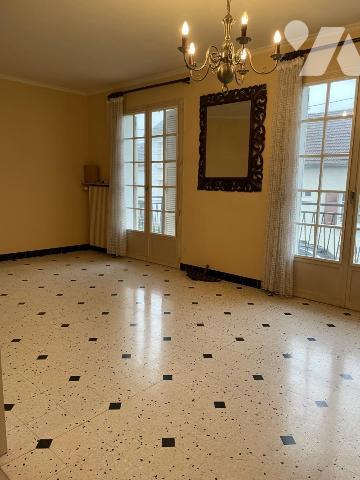 CHALONS, Quartier Madagascar. Maison de 6 pièces A RENOVER.