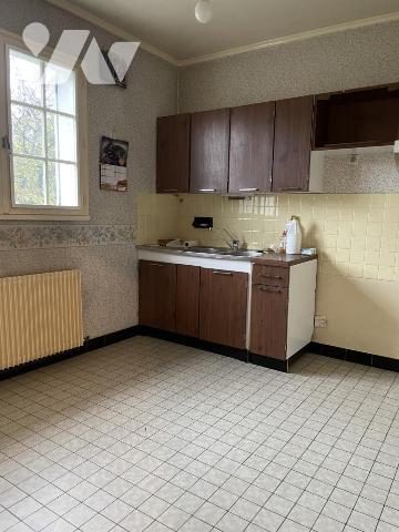 CHALONS, Quartier Madagascar. Maison de 6 pièces A RENOVER.