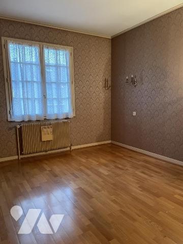 CHALONS, Quartier Madagascar. Maison de 6 pièces A RENOVER.