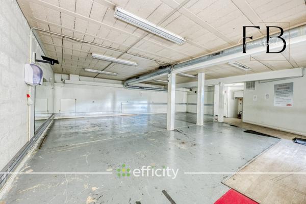 Local Commercial 7 pièces - 714 m²