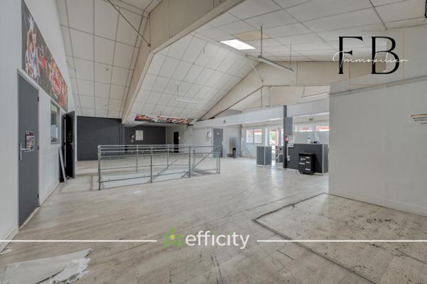 Local Commercial 7 pièces - 714 m²