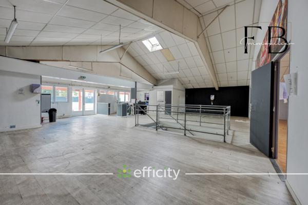Local Commercial 7 pièces - 714 m²