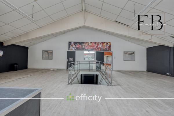 Local Commercial 7 pièces - 714 m²