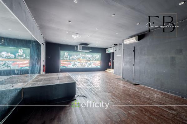 Local Commercial 7 pièces - 714 m²