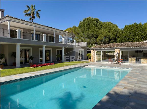Villa grand standing  Mougins  264 m²  sur 1 644 m²
