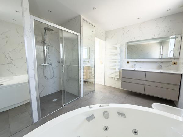 Villa grand standing  Mougins  264 m²  sur 1 644 m²