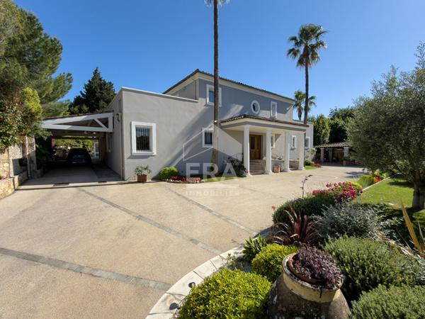 Villa grand standing  Mougins  264 m²  sur 1 644 m²