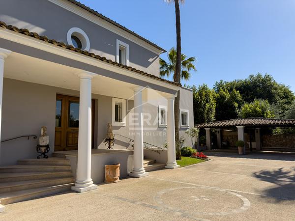 Villa grand standing  Mougins  264 m²  sur 1 644 m²