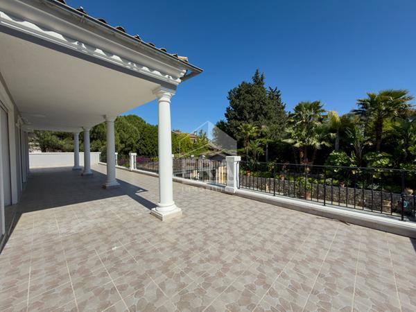 Villa grand standing  Mougins  264 m²  sur 1 644 m²