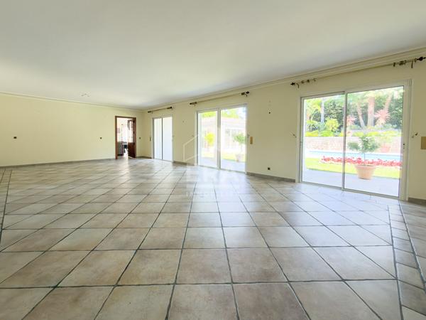 Villa grand standing  Mougins  264 m²  sur 1 644 m²
