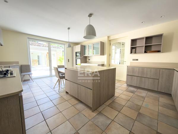 Villa grand standing  Mougins  264 m²  sur 1 644 m²