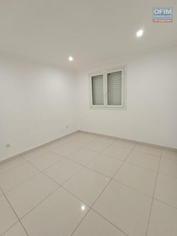 A louer Appartement T4 en duplex avec grande Terrasse à Sainte-Anne