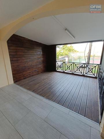 A louer Appartement T4 en duplex avec grande Terrasse à Sainte-Anne