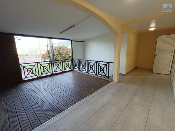A louer Appartement T4 en duplex avec grande Terrasse à Sainte-Anne