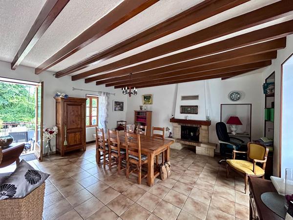 Maison La Creche 5 pièce(s) 130 m2, La creche 79260