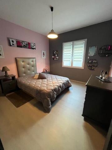 Villa de plein-pied, 207 m2 habitable, sur 1652 m2 de terrain .