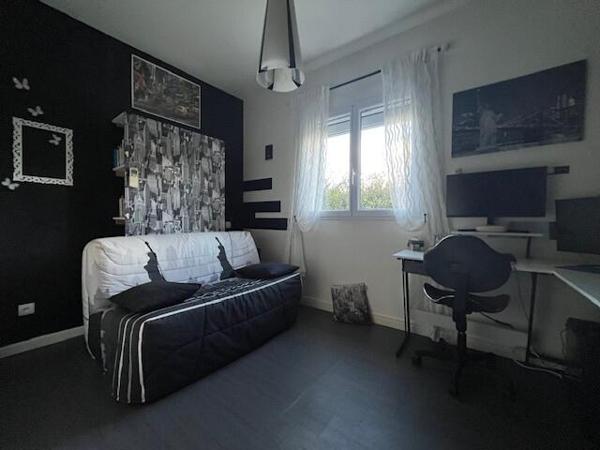 Villa de plein-pied, 207 m2 habitable, sur 1652 m2 de terrain .