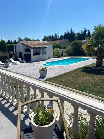 Villa de plein-pied, 207 m2 habitable, sur 1652 m2 de terrain .