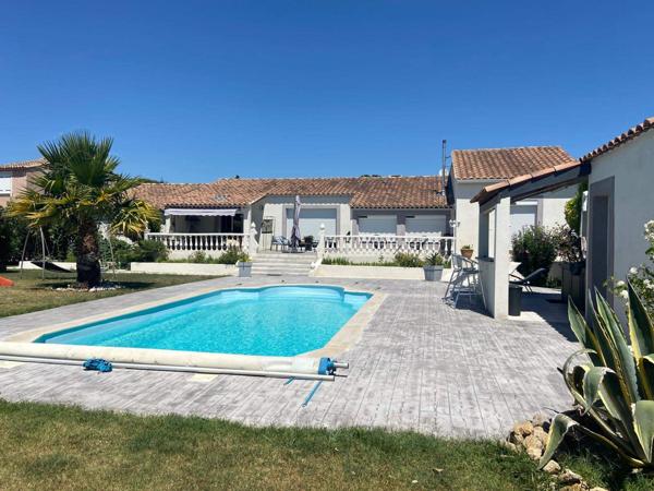 Villa de plein-pied, 207 m2 habitable, sur 1652 m2 de terrain .