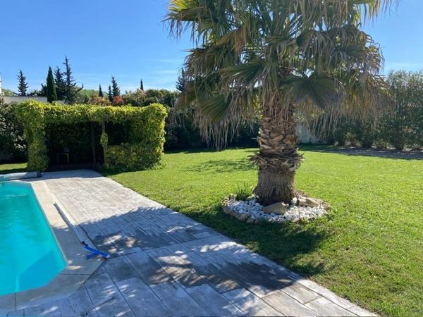 Villa de plein-pied, 207 m2 habitable, sur 1652 m2 de terrain .