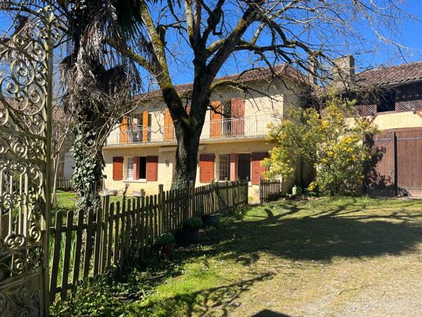 MARCIAC proche, VUE PYRENEES depuis cette BELLE MAISON DE FAMILLE 215m2, grandes dépendances sur 1750m2 de jardin, dans village patrimonial.