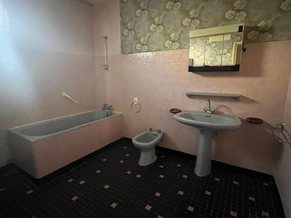 MARCIAC proche, VUE PYRENEES depuis cette BELLE MAISON DE FAMILLE 215m2, grandes dépendances sur 1750m2 de jardin, dans village patrimonial.