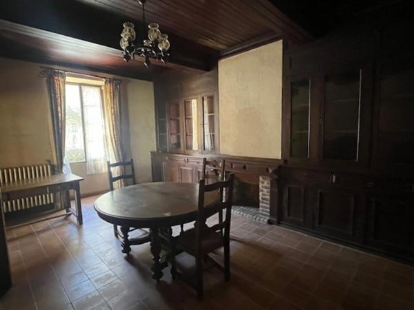 MARCIAC proche, VUE PYRENEES depuis cette BELLE MAISON DE FAMILLE 215m2, grandes dépendances sur 1750m2 de jardin, dans village patrimonial.